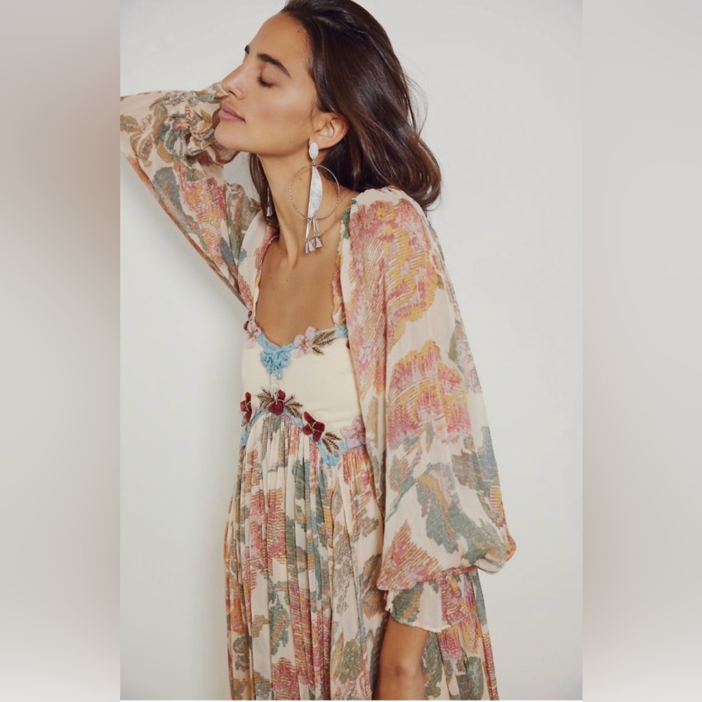 Free People After Party Dangle Earrings NEW IN PACK. SILVER W/ TAUPE FRINGE